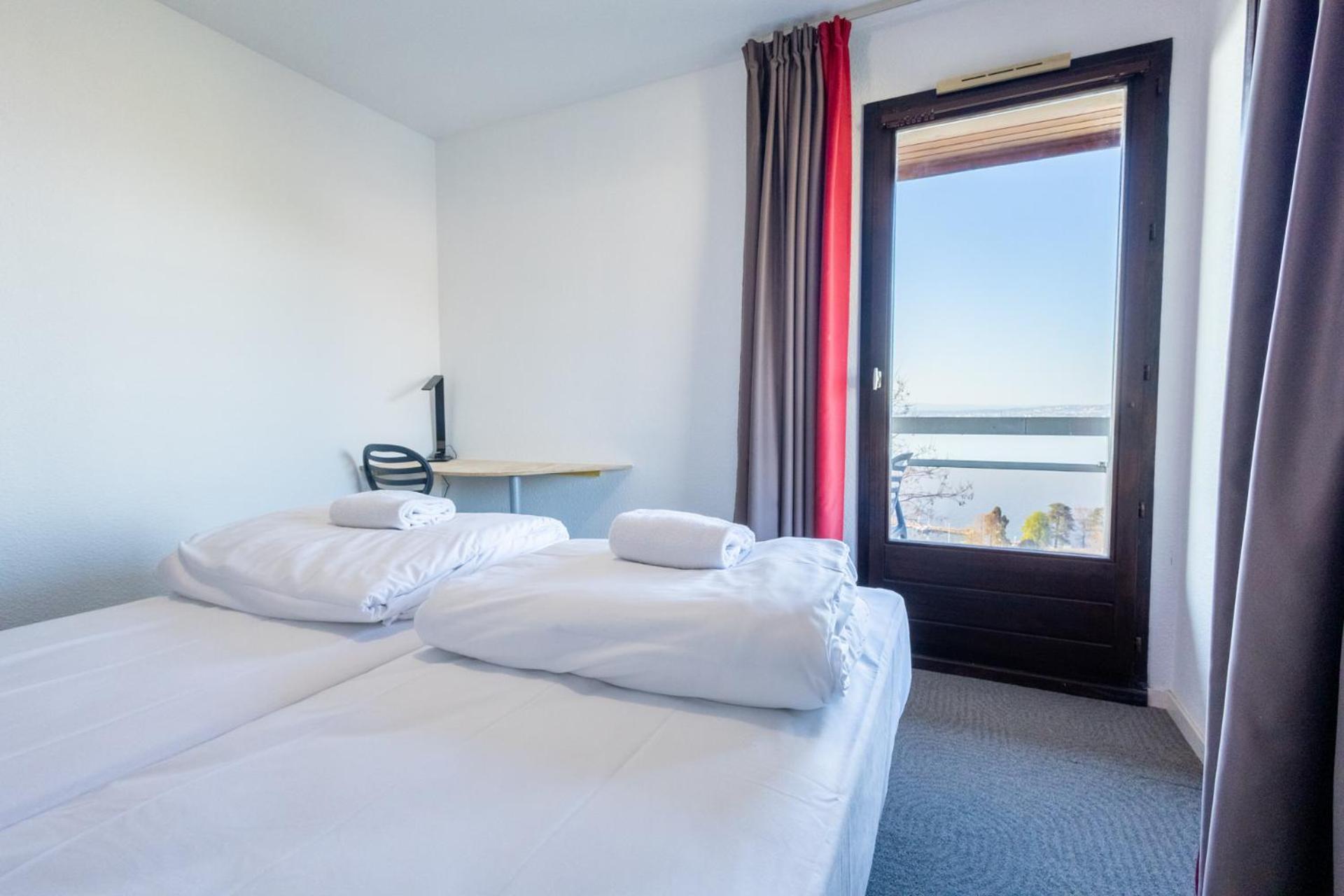Cote Lac Hostel Evian Экстерьер фото